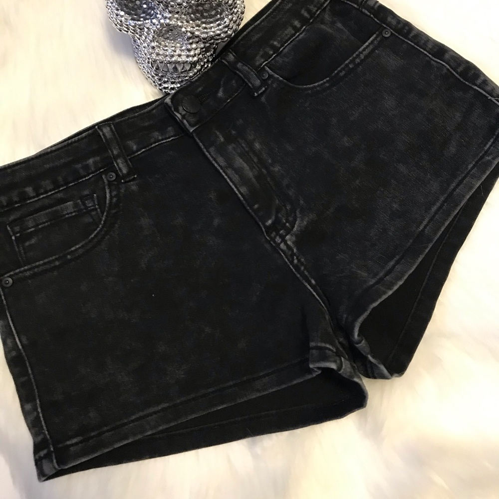 Forever 21 Mineral washed shorts